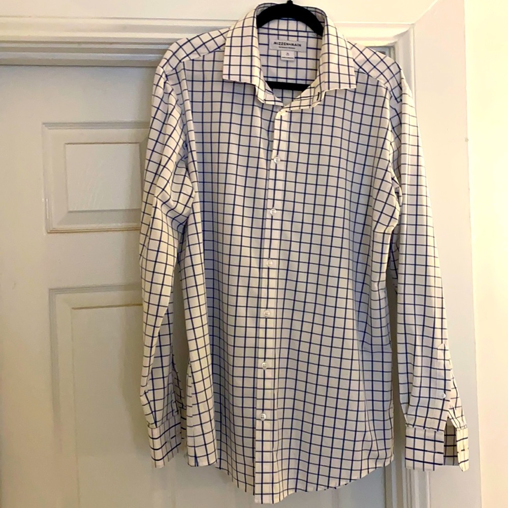 Mizzen + main button down